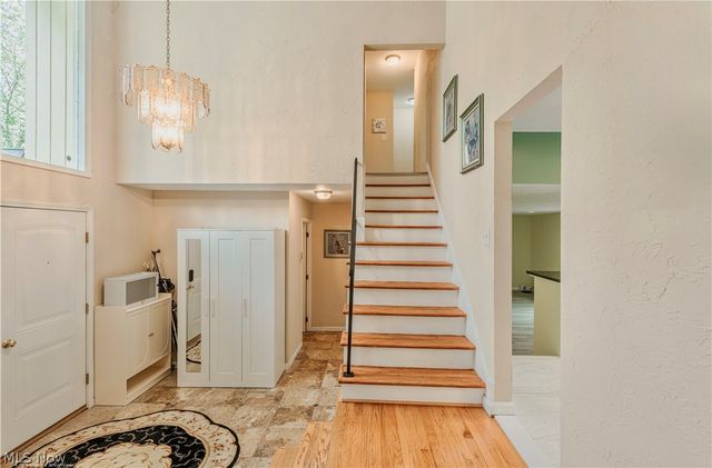 33170 Ledge Hill Drive, Solon, OH 44139
