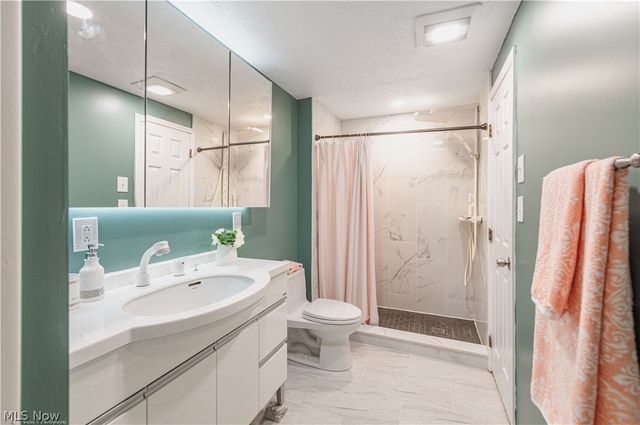 33170 Ledge Hill Drive, Solon, OH 44139