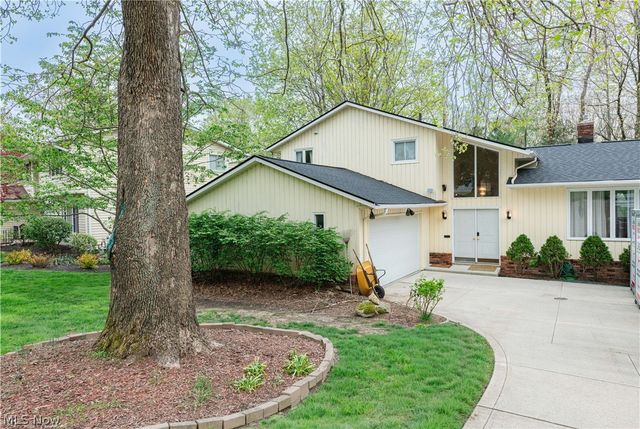 33170 Ledge Hill Drive, Solon, OH 44139