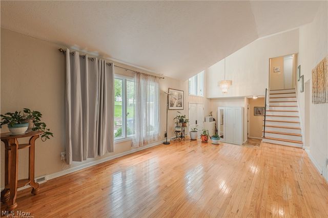 33170 Ledge Hill Drive, Solon, OH 44139