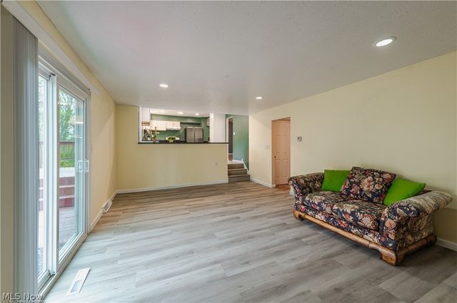 33170 Ledge Hill Drive, Solon, OH 44139