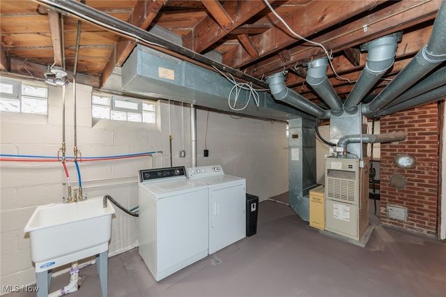 6130 Westminster Drive, Parma, OH 44129