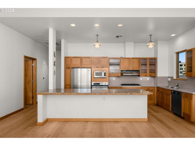 821 Nw 11TH Ave 613, Portland, OR 97209