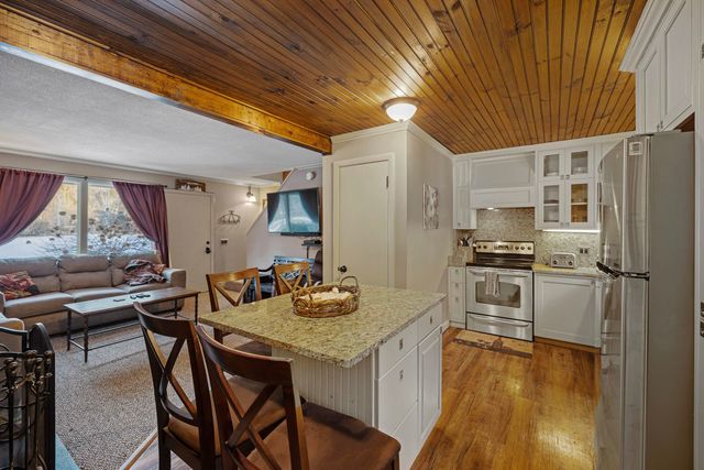 140 Valley Park D4, Killington, VT 05751