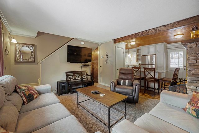 140 Valley Park D4, Killington, VT 05751