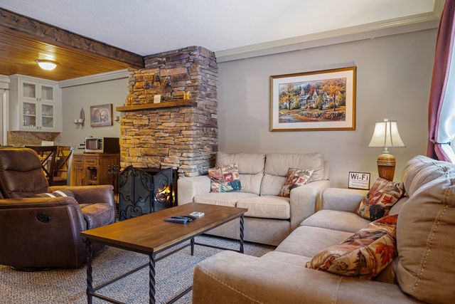 140 Valley Park D4, Killington, VT 05751