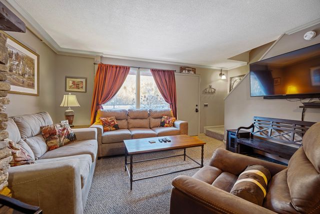 140 Valley Park D4, Killington, VT 05751