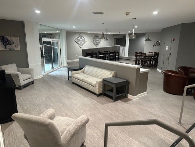 120 Lakeview Drive 109, Bloomingdale, IL 60108