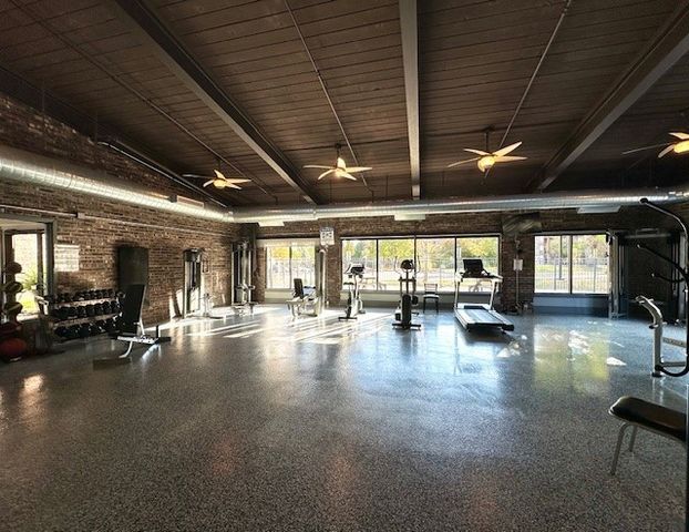 120 Lakeview Drive 109, Bloomingdale, IL 60108