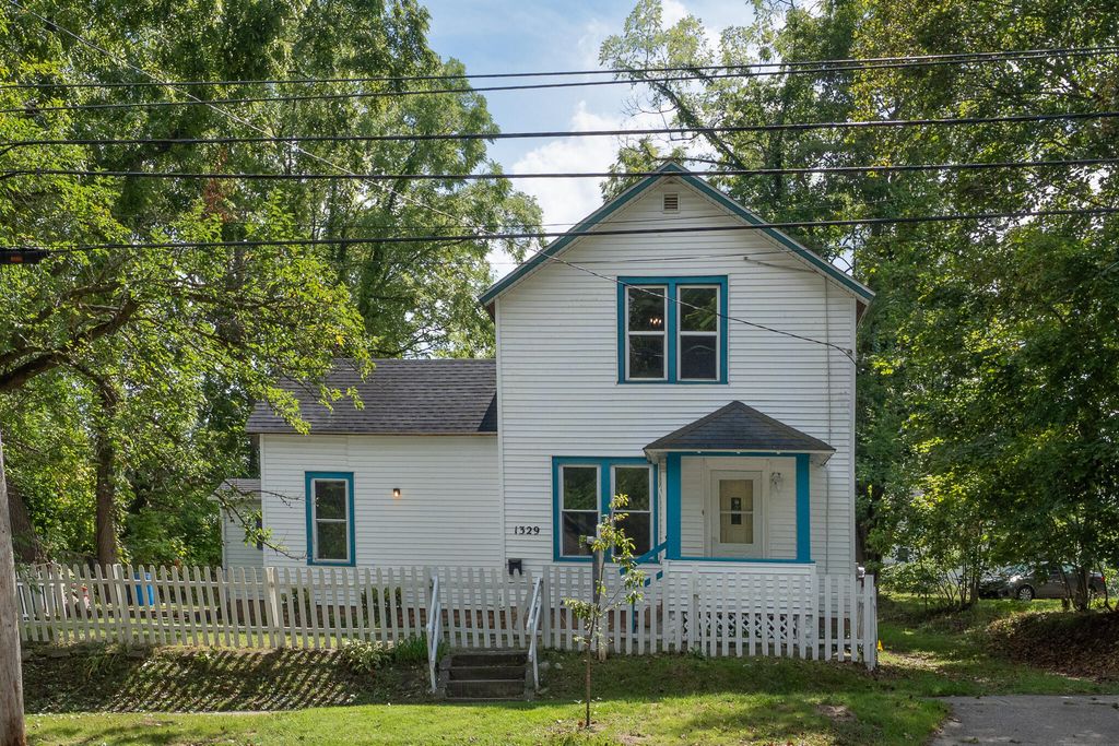 1329 W North Street, Kalamazoo, MI 49006