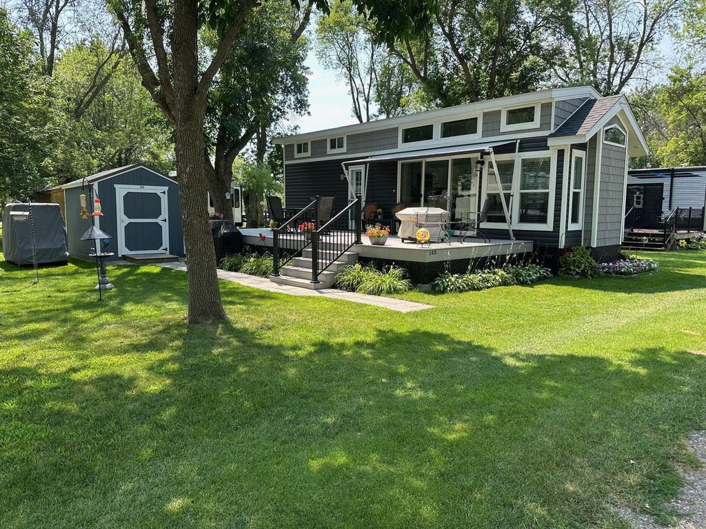 32741 N Lakes Trail 14D, Lindstrom, MN 55045 — exterior