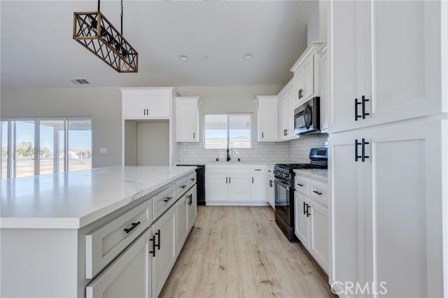 22520 Houston Street, Apple Valley, CA 92308