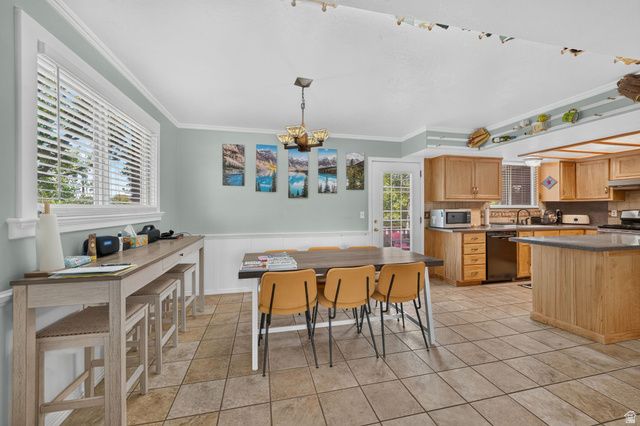 5695 S INWOOD DR, Taylorsville, UT 84129