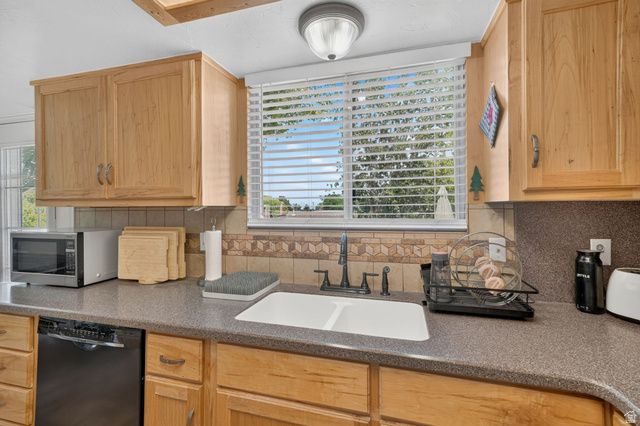 5695 S INWOOD DR, Taylorsville, UT 84129