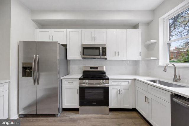 1359 CREASE ST, Philadelphia, PA 19125