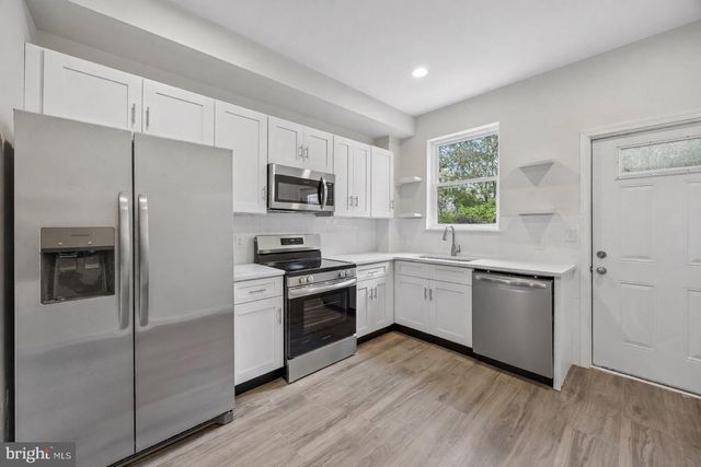 1359 CREASE ST, Philadelphia, PA 19125