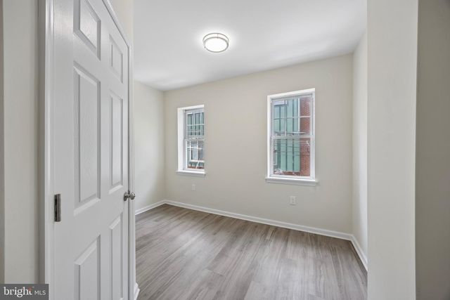 1359 CREASE ST, Philadelphia, PA 19125