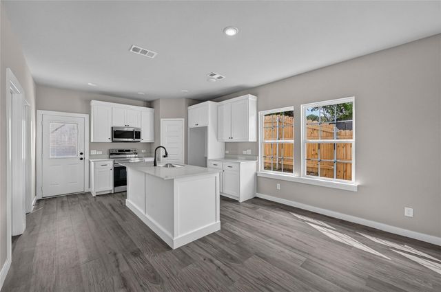 2211 Brookes Street, Fort Worth, TX 76105