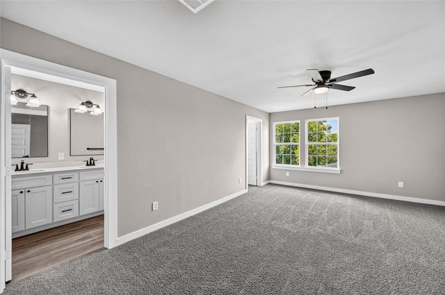 2211 Brookes Street, Fort Worth, TX 76105