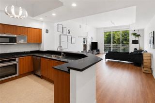 15051 Royal Oaks Ln 102, North Miami, FL 33181