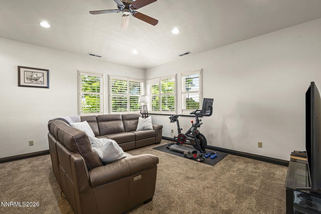 6389 Rey Del Sierra Drive, Sparks, NV 89436