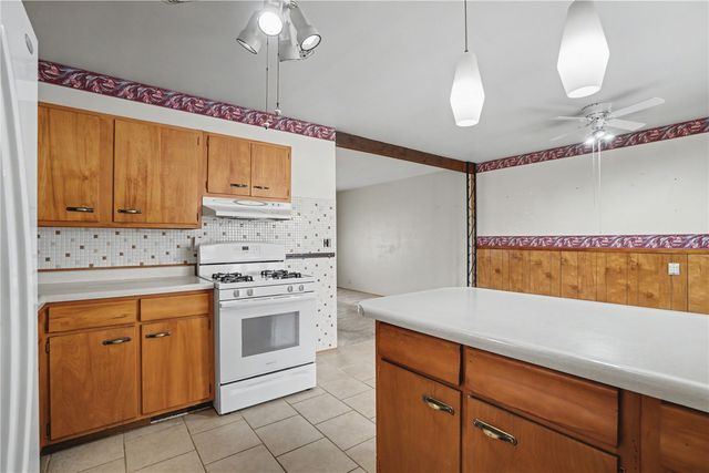 4700 Midway Drive NW, Cedar Rapids, IA 52405