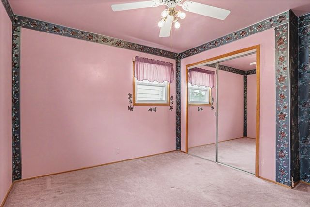4700 Midway Drive NW, Cedar Rapids, IA 52405