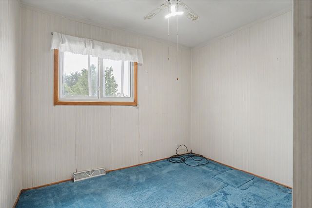 4700 Midway Drive NW, Cedar Rapids, IA 52405