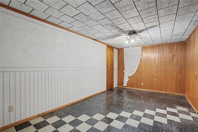 4700 Midway Drive NW, Cedar Rapids, IA 52405