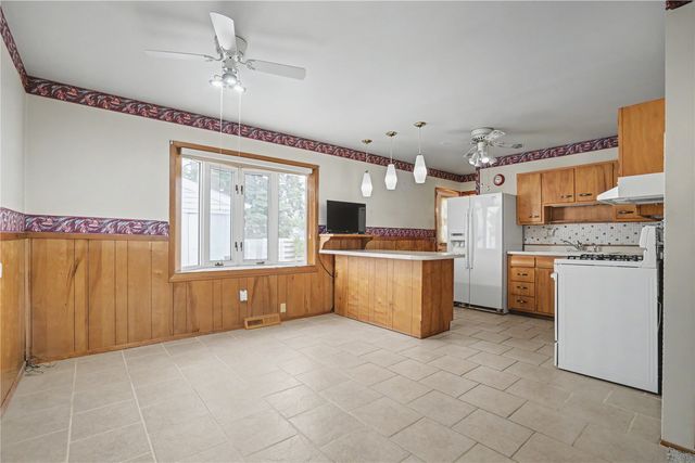 4700 Midway Drive NW, Cedar Rapids, IA 52405
