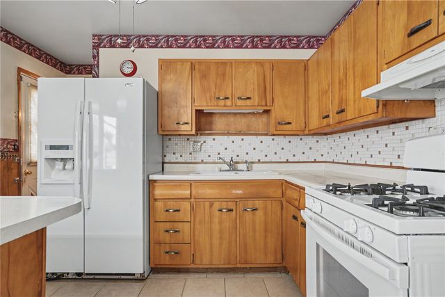 4700 Midway Drive NW, Cedar Rapids, IA 52405