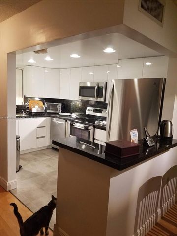 9371 Fontainebleau Blvd I208, Miami, FL 33172