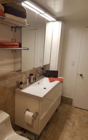 9371 Fontainebleau Blvd I208, Miami, FL 33172