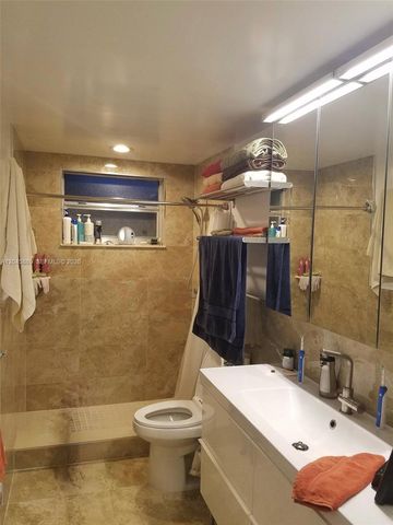 9371 Fontainebleau Blvd I208, Miami, FL 33172