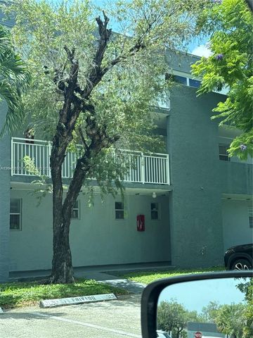 9371 Fontainebleau Blvd I208, Miami, FL 33172