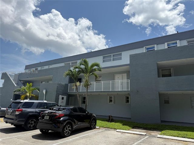 9371 Fontainebleau Blvd I208, Miami, FL 33172