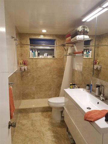 9371 Fontainebleau Blvd I208, Miami, FL 33172