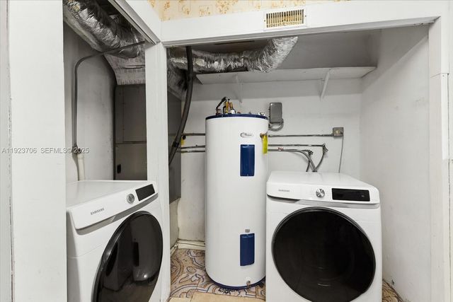 1541 NW 63rd Ave, Sunrise, FL 33313