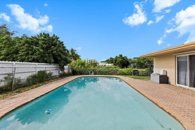 1541 NW 63rd Ave, Sunrise, FL 33313