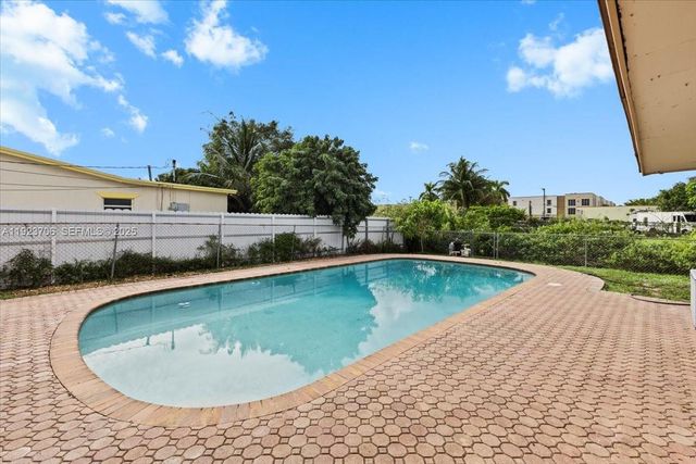 1541 NW 63rd Ave, Sunrise, FL 33313