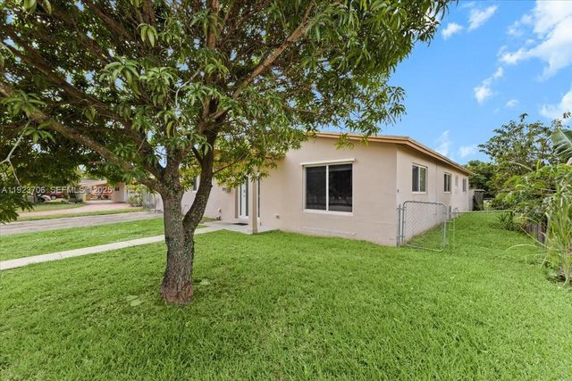 1541 NW 63rd Ave, Sunrise, FL 33313