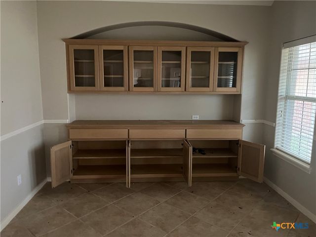 111 Village Green, Victoria, TX 77904