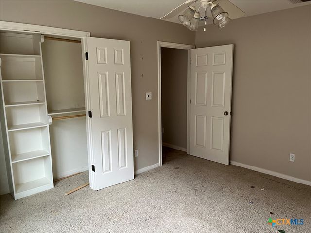 111 Village Green, Victoria, TX 77904