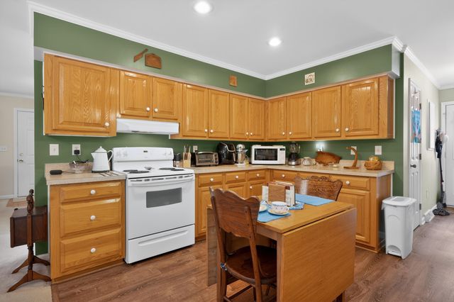 222 Greenwood LN SE, Copper Hill, VA 24079