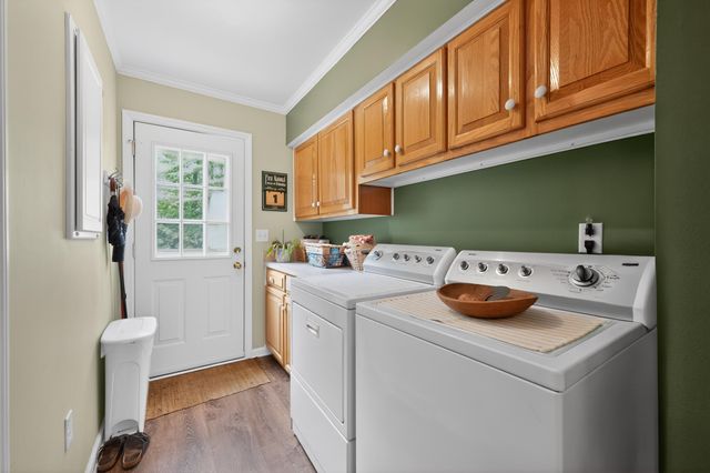 222 Greenwood LN SE, Copper Hill, VA 24079
