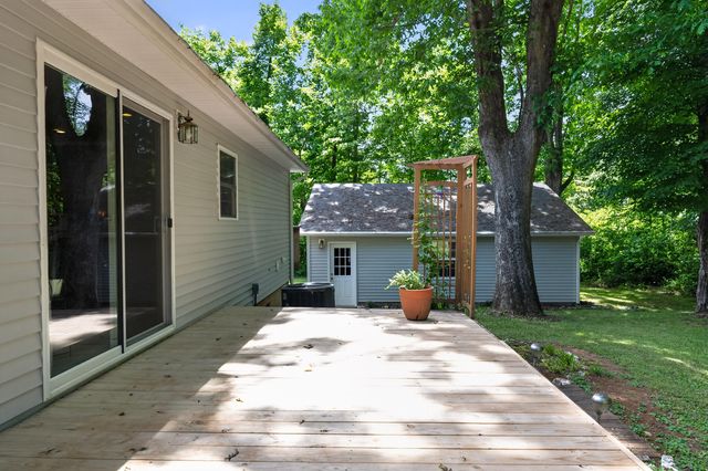 222 Greenwood LN SE, Copper Hill, VA 24079