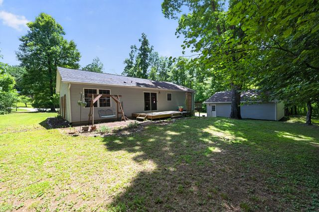 222 Greenwood LN SE, Copper Hill, VA 24079