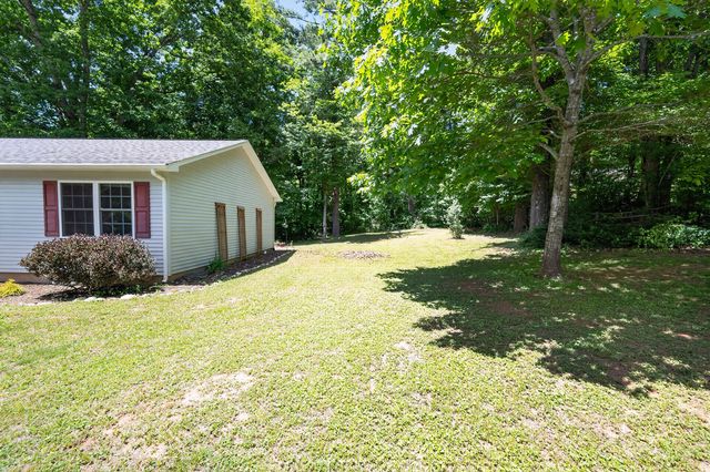 222 Greenwood LN SE, Copper Hill, VA 24079