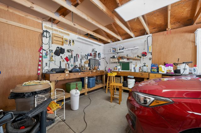 222 Greenwood LN SE, Copper Hill, VA 24079