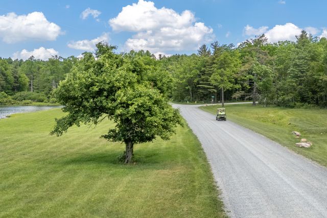 222 Greenwood LN SE, Copper Hill, VA 24079
